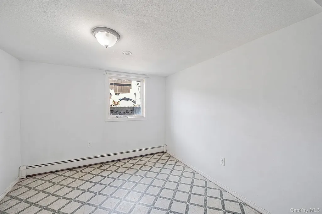 250 Church Street Freeport NY 11520