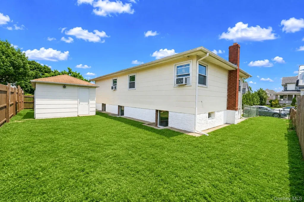 250 Church Street Freeport NY 11520