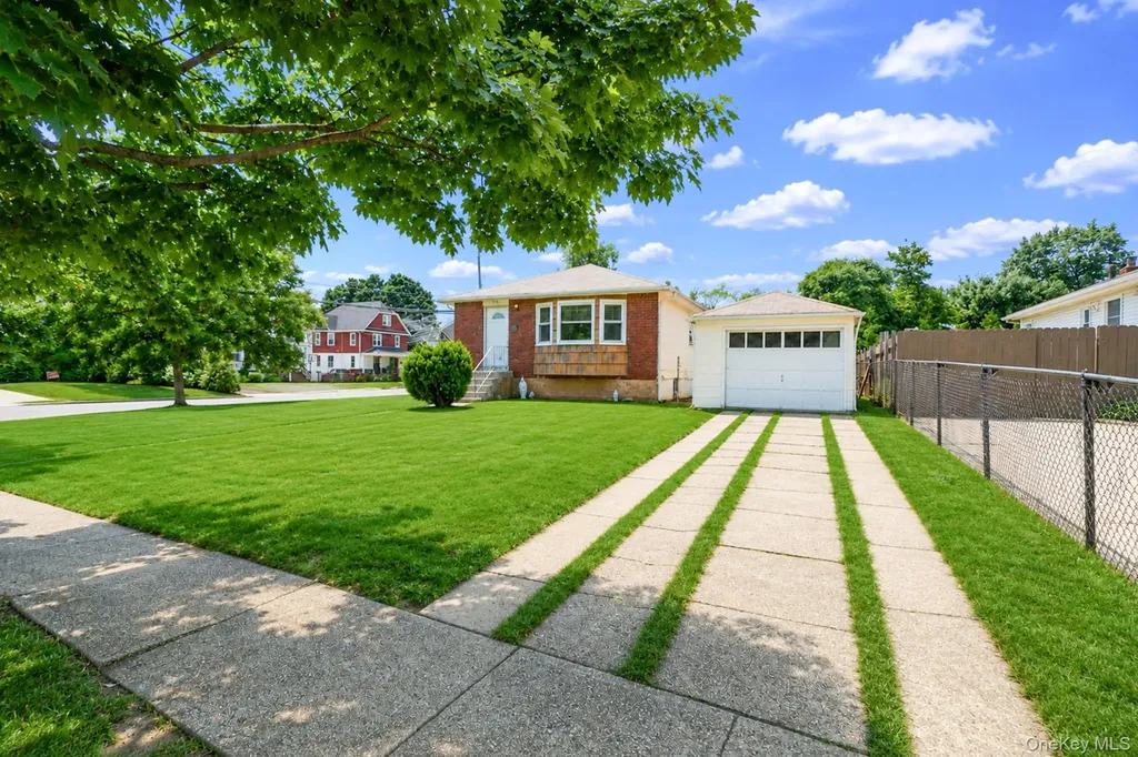250 Church Street Freeport NY 11520
