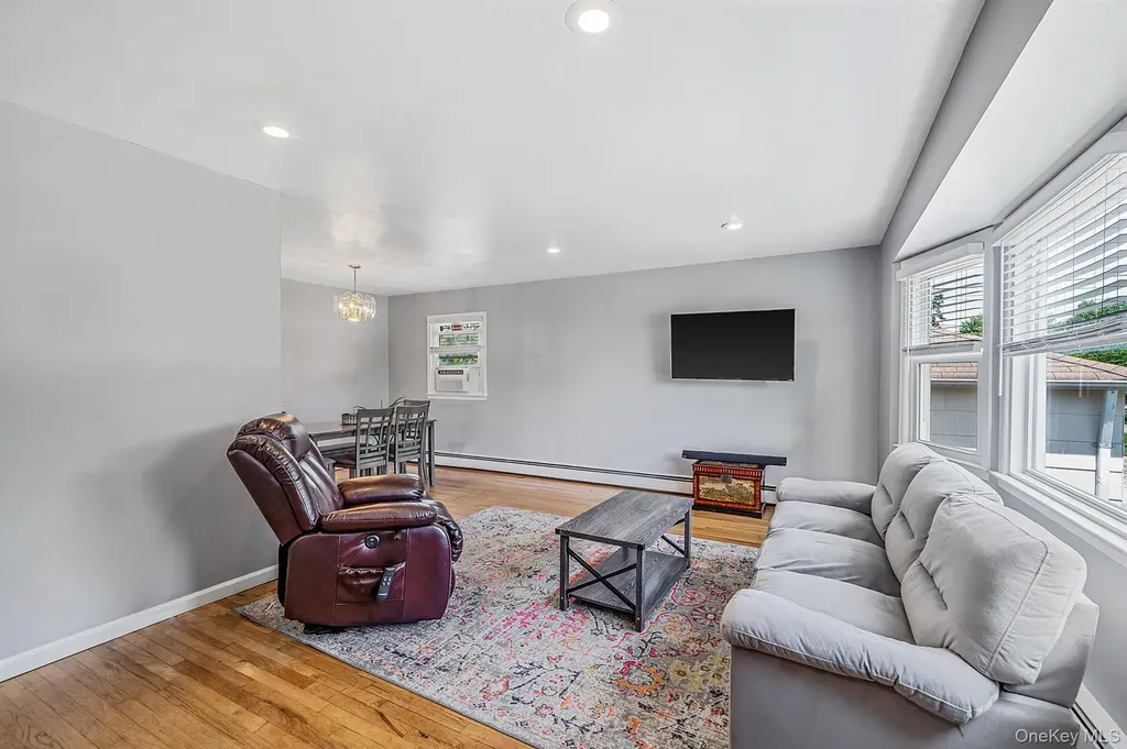 250 Church Street Freeport NY 11520