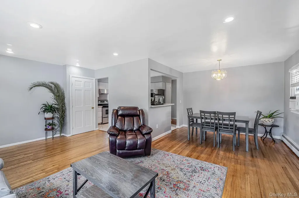 250 Church Street Freeport NY 11520