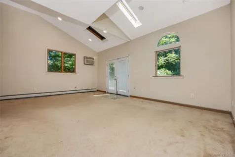 216 Woodbury Road Woodbury NY 11797