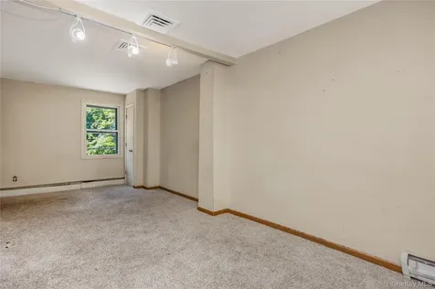 216 Woodbury Road Woodbury NY 11797