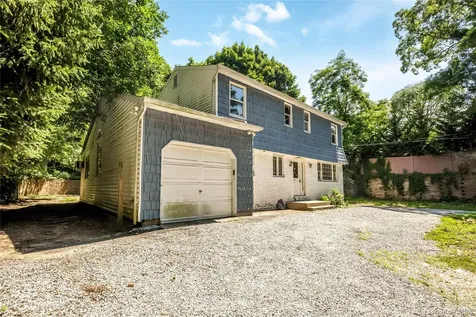 216 Woodbury Road Woodbury NY 11797
