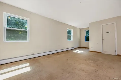 216 Woodbury Road Woodbury NY 11797