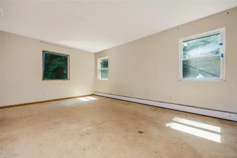 216 Woodbury Road Woodbury NY 11797