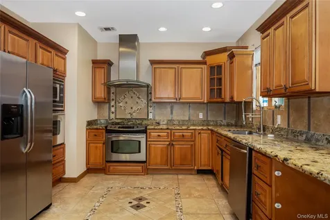 216 Woodbury Road Woodbury NY 11797