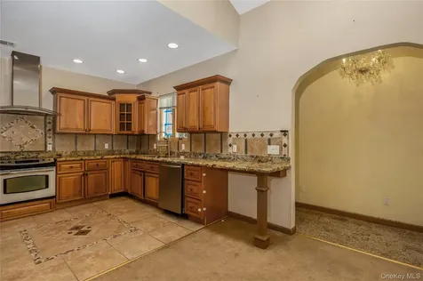 216 Woodbury Road Woodbury NY 11797