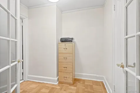 910 Stuart Avenue Mamaroneck NY 10543