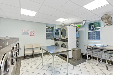 910 Stuart Avenue Mamaroneck NY 10543