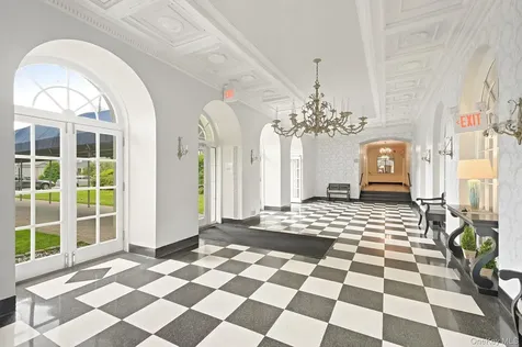 910 Stuart Avenue Mamaroneck NY 10543