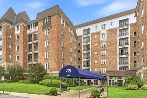 910 Stuart Avenue Mamaroneck NY 10543