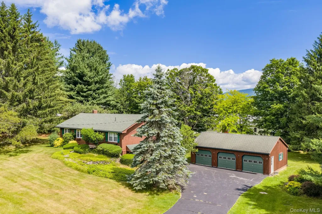 128 Hall Road Grahamsville NY 12740