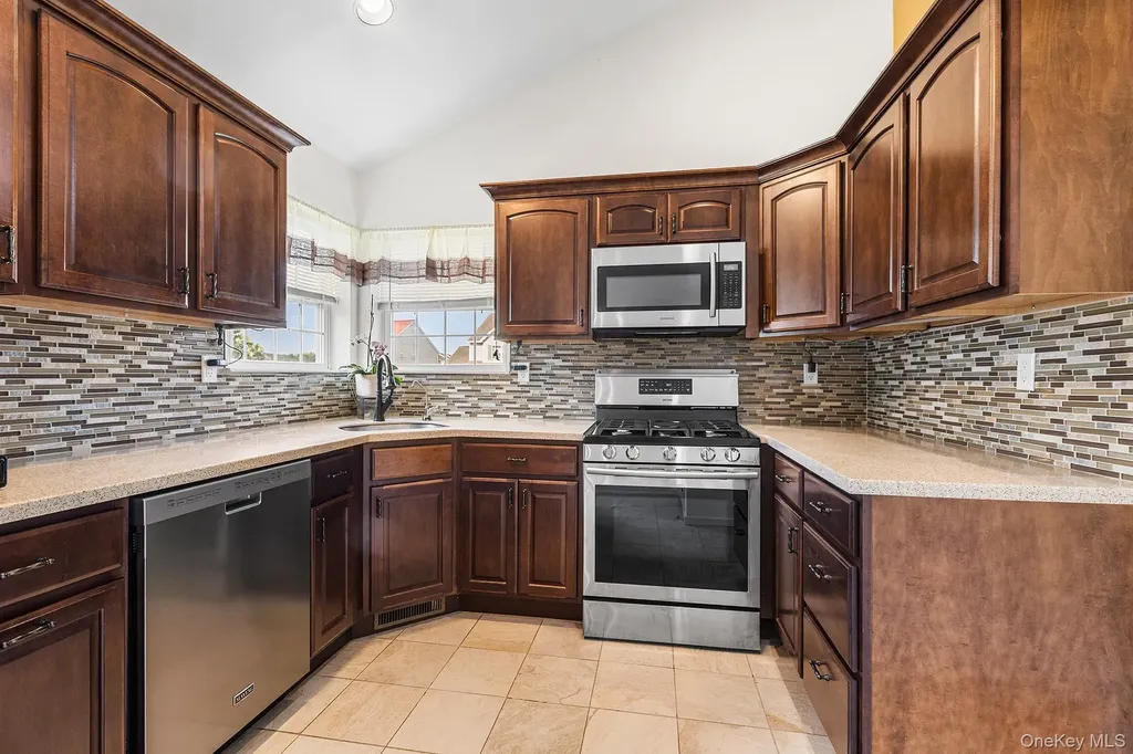 7 Woodfield Drive Washingtonville NY 10992
