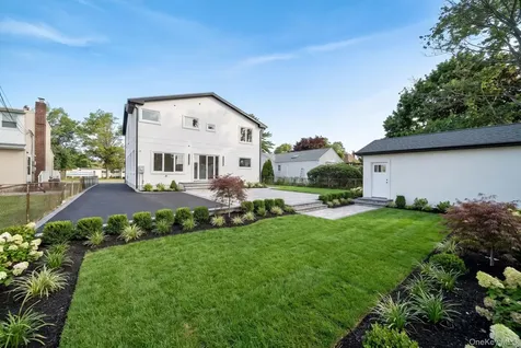 748 Carman Avenue Westbury NY 11590