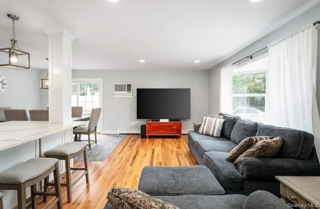 22 Babylon Drive Sound Beach NY 11789