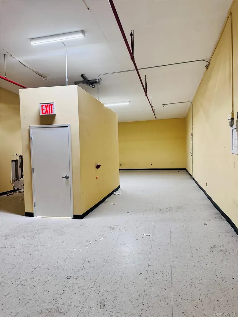 30-75 Steinway Street Astoria NY 11103