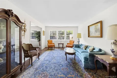 315 Laurel Lane Laurel Hollow NY 11791