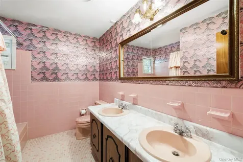 315 Laurel Lane Laurel Hollow NY 11791