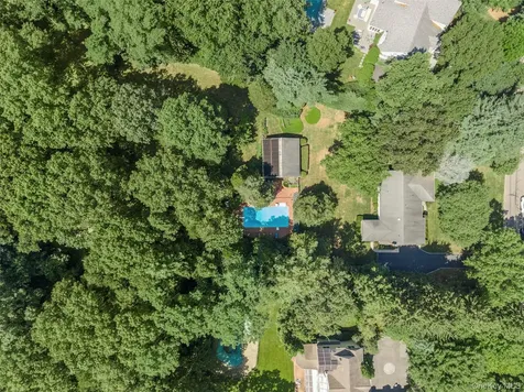 315 Laurel Lane Laurel Hollow NY 11791