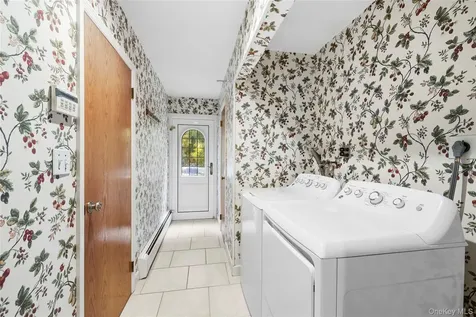 315 Laurel Lane Laurel Hollow NY 11791