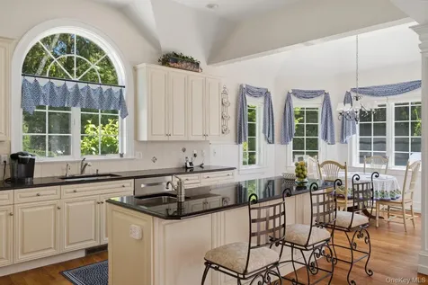 19 Cedarfield Lane Westhampton NY 11977