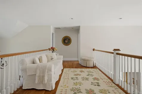 19 Cedarfield Lane Westhampton NY 11977