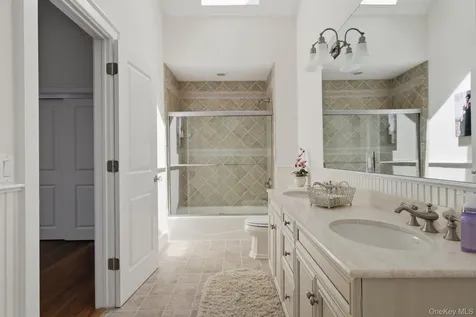 19 Cedarfield Lane Westhampton NY 11977