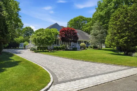 19 Cedarfield Lane Westhampton NY 11977
