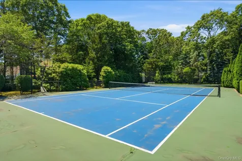 19 Cedarfield Lane Westhampton NY 11977