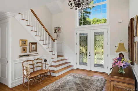 19 Cedarfield Lane Westhampton NY 11977