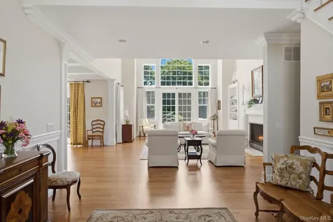 19 Cedarfield Lane Westhampton NY 11977