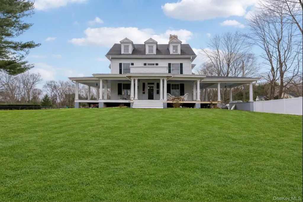 397 Split Rock Road Syosset NY 11791