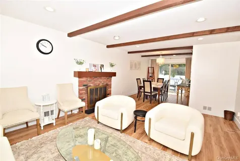 51 Whitman Avenue Syosset NY 11791
