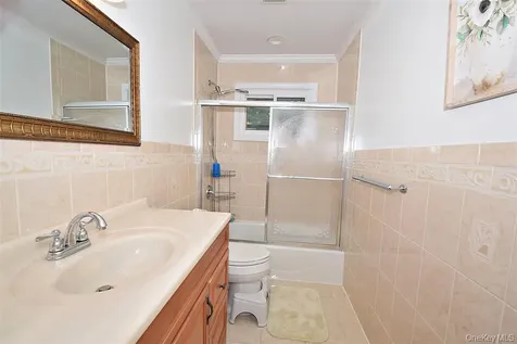51 Whitman Avenue Syosset NY 11791