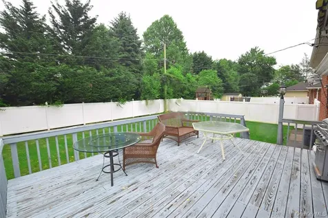 51 Whitman Avenue Syosset NY 11791