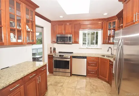 51 Whitman Avenue Syosset NY 11791