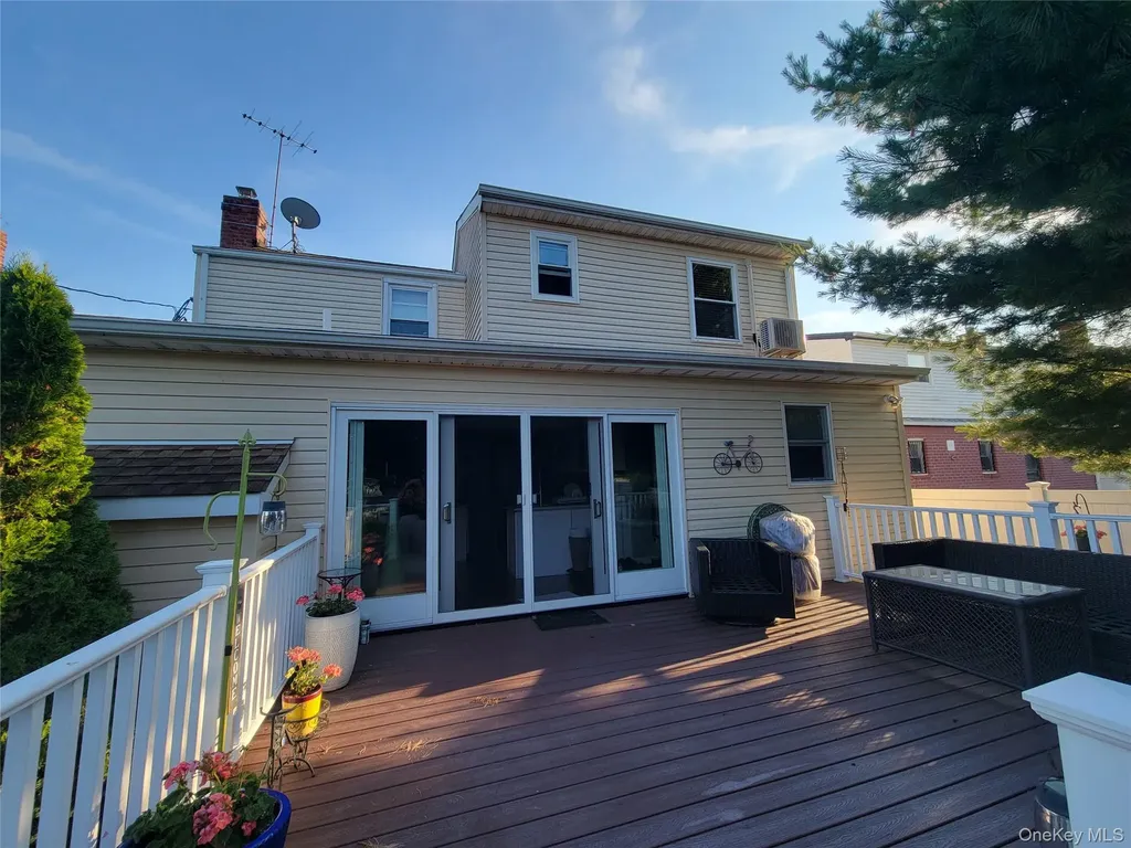 152 Norfeld Boulevard Elmont NY 11003