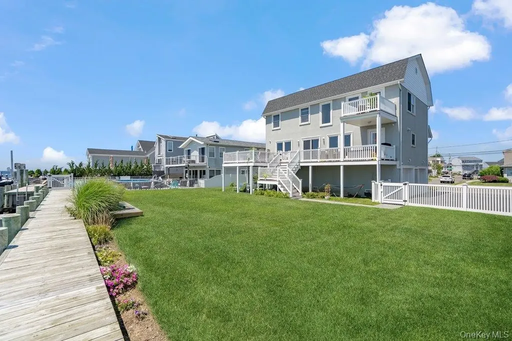 30 Milton Road Babylon NY 11702