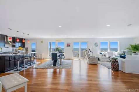 30 Milton Road Babylon NY 11702