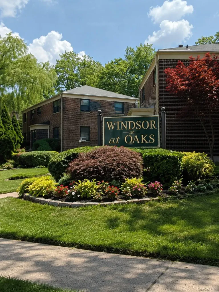219-58 75th Avenue Oakland Gardens NY 11364