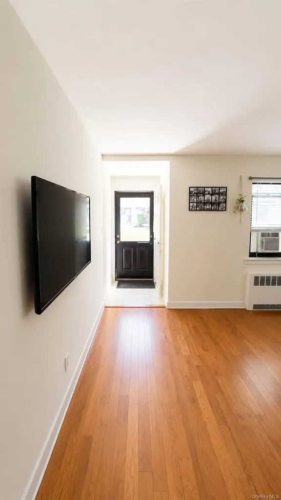 219-58 75th Avenue Oakland Gardens NY 11364