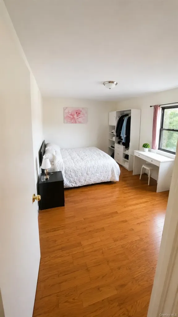 219-58 75th Avenue Oakland Gardens NY 11364