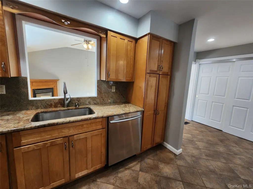 373 Ehrhardt Road Pearl River NY 10965