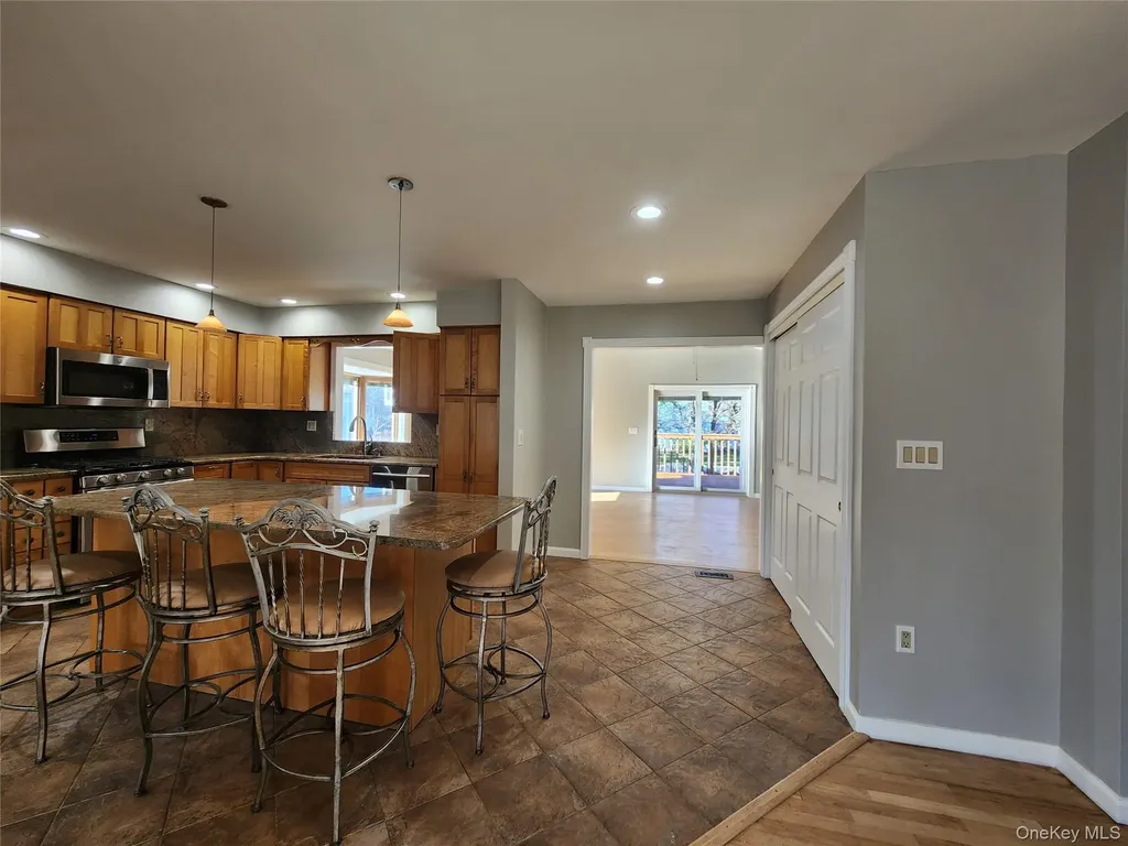 373 Ehrhardt Road Pearl River NY 10965