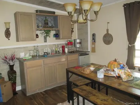 130 Village Circle W Manorville NY 11949