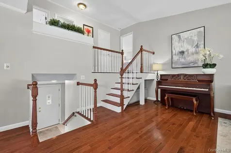 11 Oakridge Road White Plains NY 10607