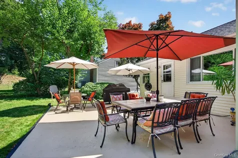 11 Oakridge Road White Plains NY 10607