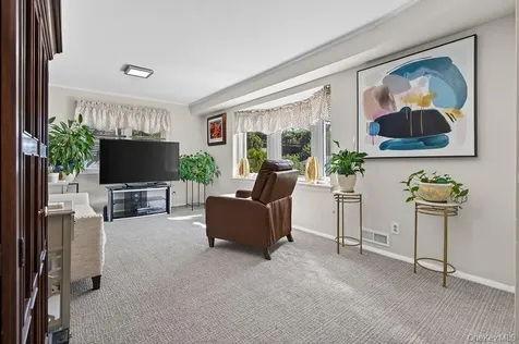 11 Oakridge Road White Plains NY 10607