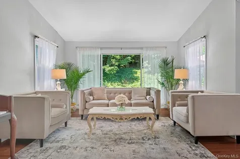 11 Oakridge Road White Plains NY 10607